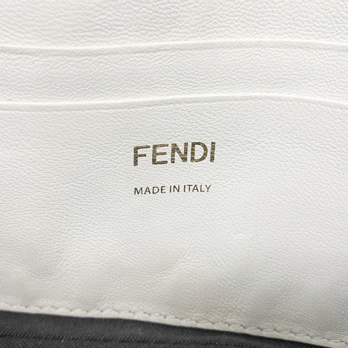 【6he5856】フェンディ ショルダーバッグ バケット レザー ホワイト ゴールド金具【中古】レディース