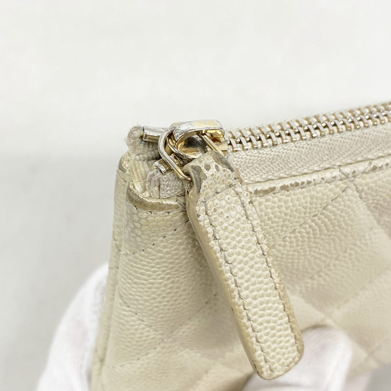 【6he5859】シャネル コインケース マトラッセ キャビアスキン ホワイト シャンパンゴールド金具【中古】レディース