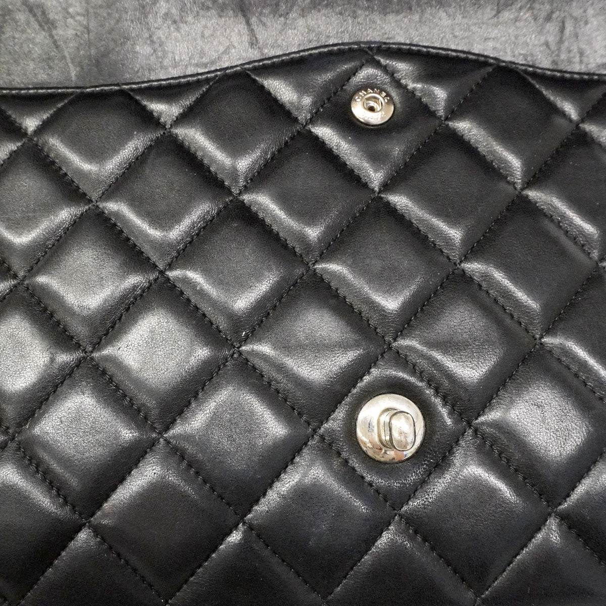 【6hf6324】シャネル ショルダーバッグ デカマトラッセ Wフラップ Wチェーン ラムスキン ブラック シルバー金具【中古】レディース