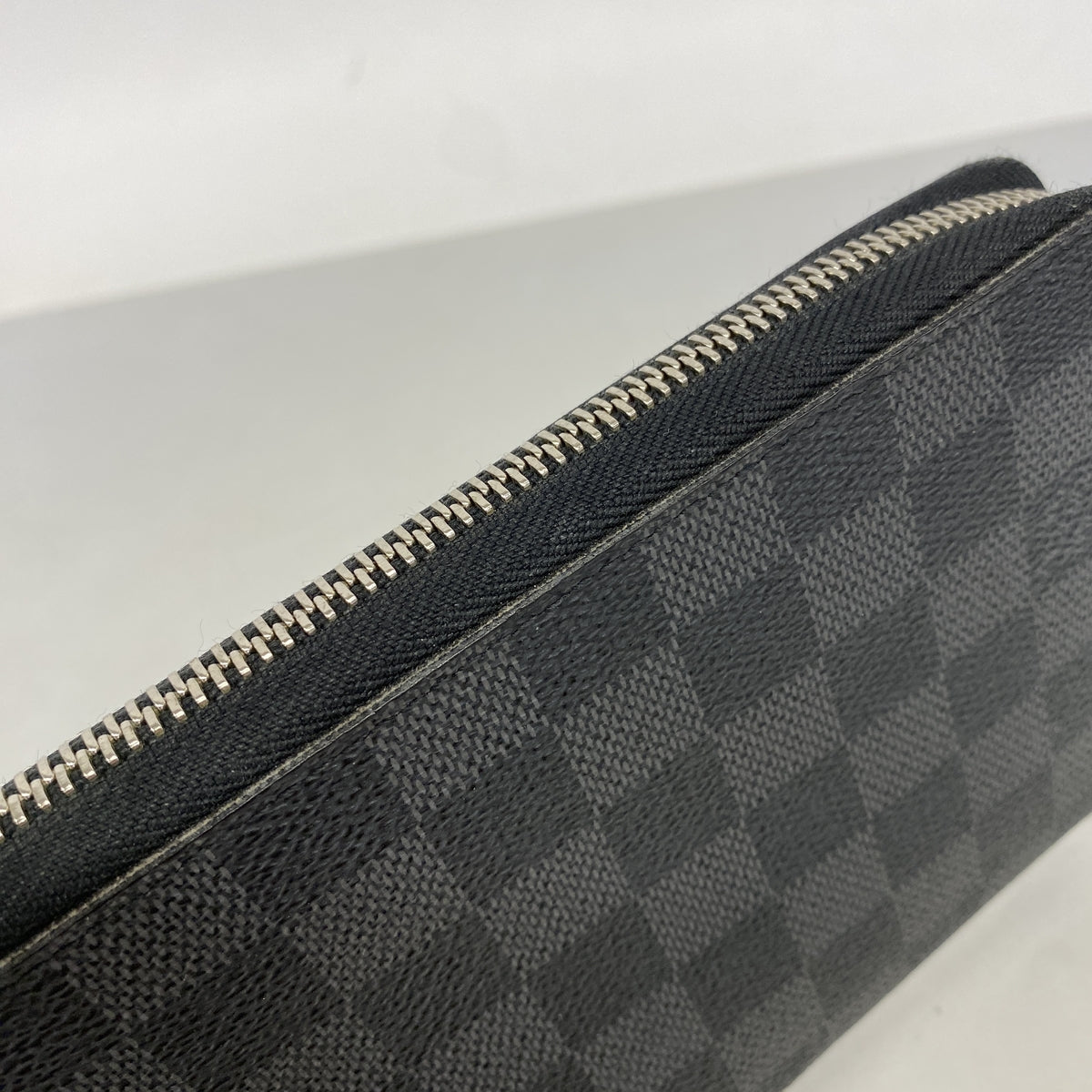 【6hf5908-h】ルイヴィトン 長財布 ダミエ・グラフィット ジッピーオーガナイザー N63077 ブラック グレー【中古】メンズ