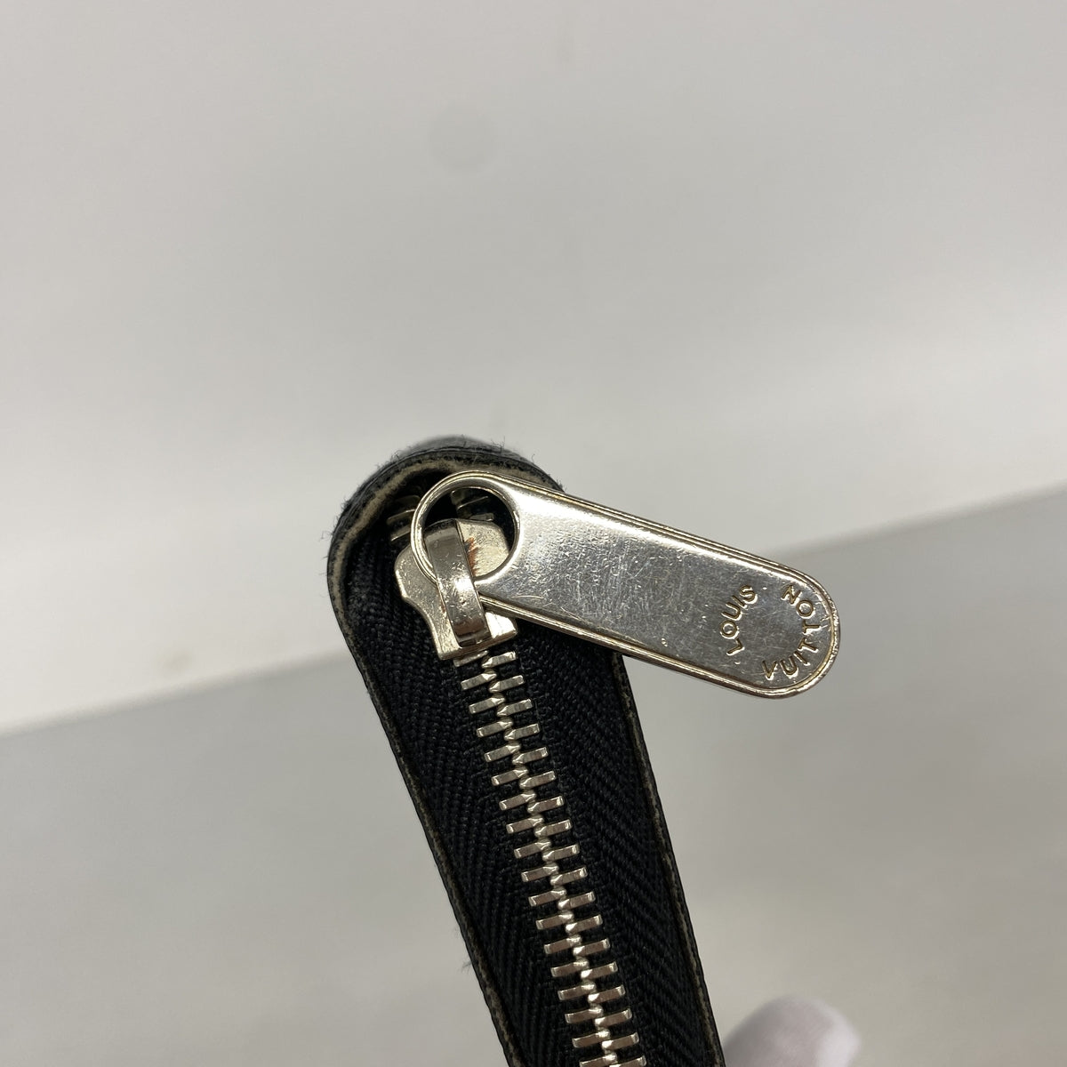【6hf5908-h】ルイヴィトン 長財布 ダミエ・グラフィット ジッピーオーガナイザー N63077 ブラック グレー【中古】メンズ