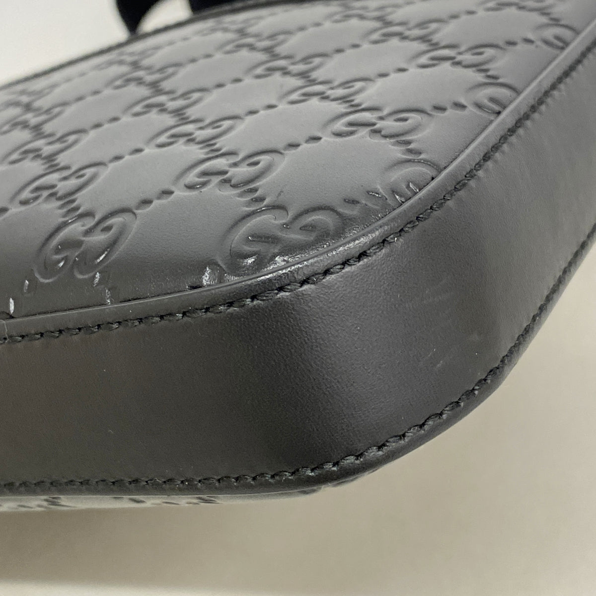 【6hf5923-k】グッチ ショルダーバッグ グッチシマ 406410 レザー ブラック シルバー金具【中古】メンズ