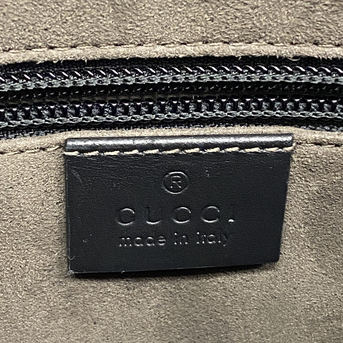【6hf5923-k】グッチ ショルダーバッグ グッチシマ 406410 レザー ブラック シルバー金具【中古】メンズ