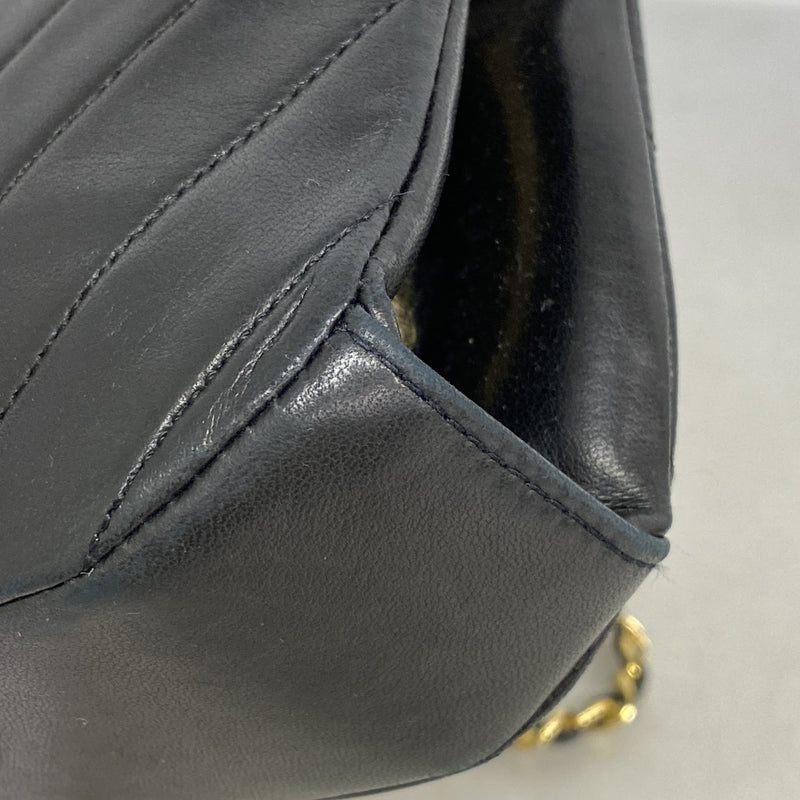 【6hf5927-k】シャネル ショルダーバッグ Vステッチ チェーンショルダー ラムスキン ブラック ゴールド金具【中古】レディース