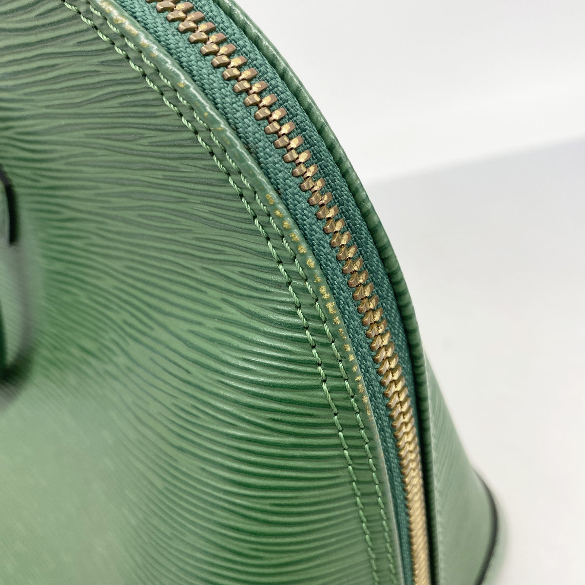 【6hf5932-h】ルイヴィトン ハンドバッグ エピ アルマ M52144 ボルネオグリーン 2wayバッグ【中古】レディース