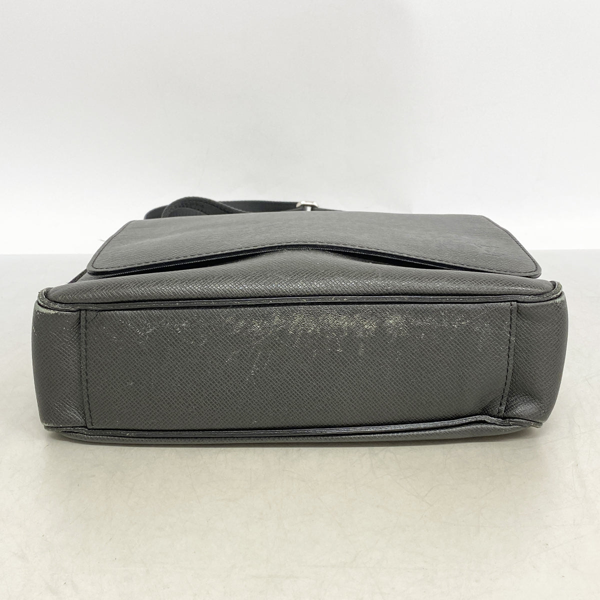 【6hf5964-k】ルイヴィトン ショルダーバッグ タイガ ロマンPM M32852 アルドワーズ【中古】メンズ