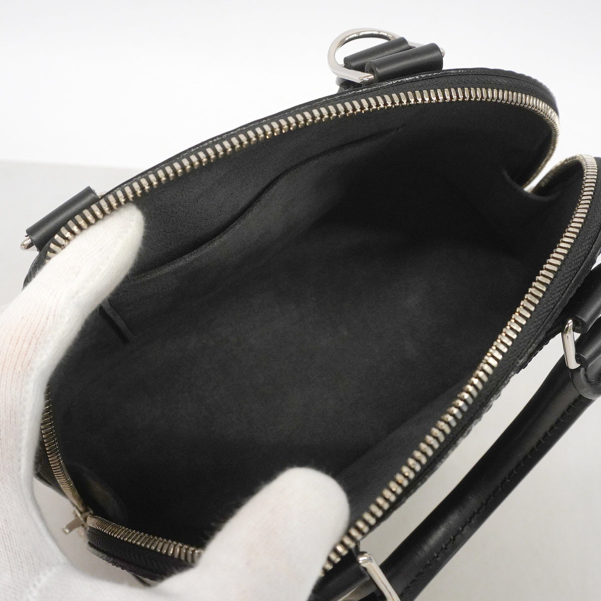 【6hf5988】ルイヴィトン ハンドバッグ エピ アルマBB M24645 ノワール 2wayバッグ【中古】レディース