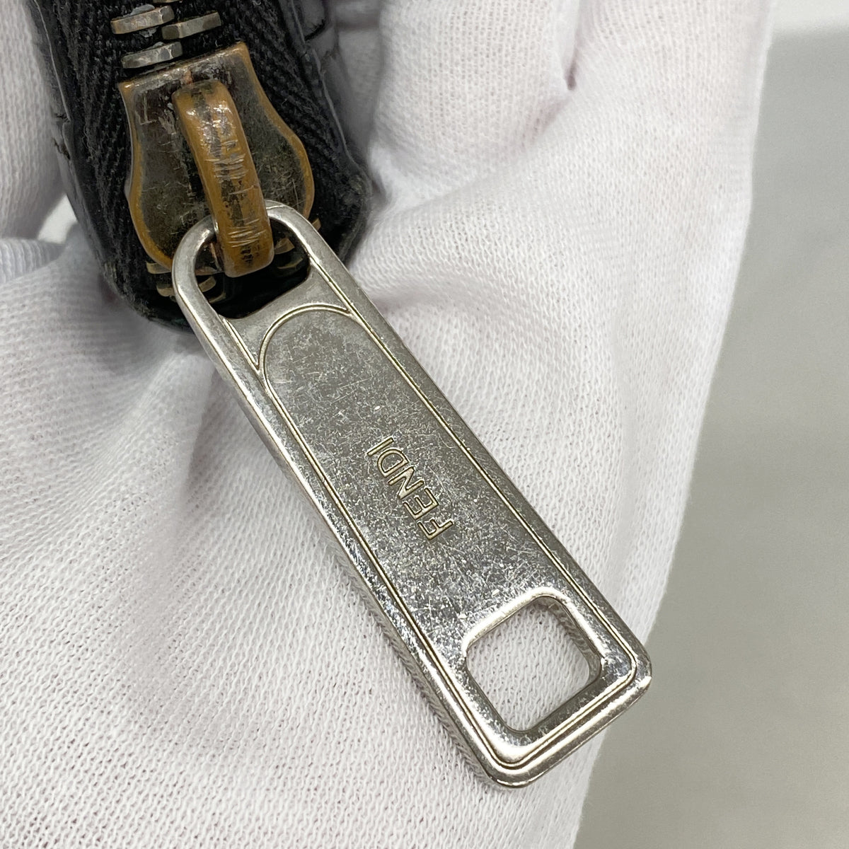 【6hf6006】フェンディ 長財布 ズッカ レザー ブラック シルバー金具【中古】メンズ