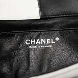 【6hf6009】シャネル ショルダーバッグ チェーンショルダー バイカラー ラムスキン ブラック ホワイト シルバー金具【中古】レディース