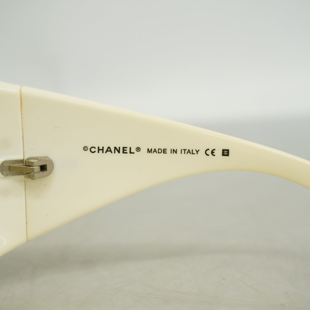【6hf6031】シャネル サングラス 5086-B プラスチック ホワイト シルバー金具【中古】メンズ レディース ユニセックス