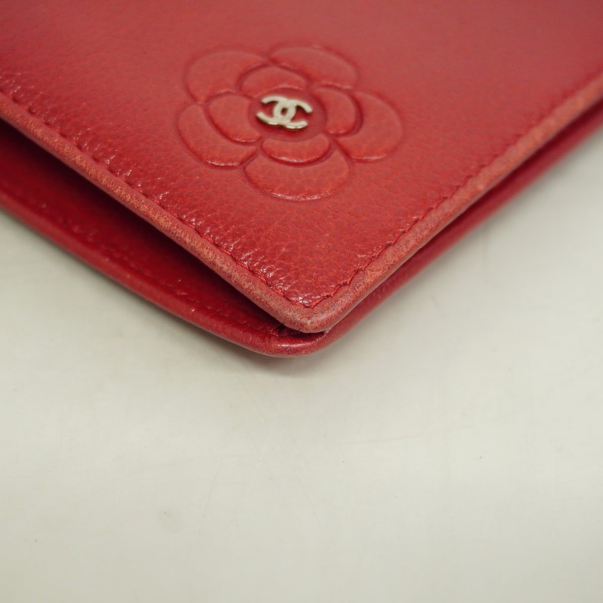 【6hf6043】シャネル 長財布 カメリア レザー レッド シルバー金具【中古】レディース