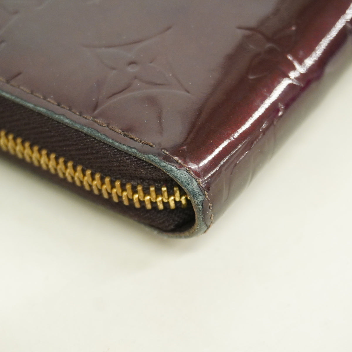 【6hf6048-k】ルイヴィトン 長財布 ヴェルニ ジッピーウォレット M93522 アマラント【中古】レディース