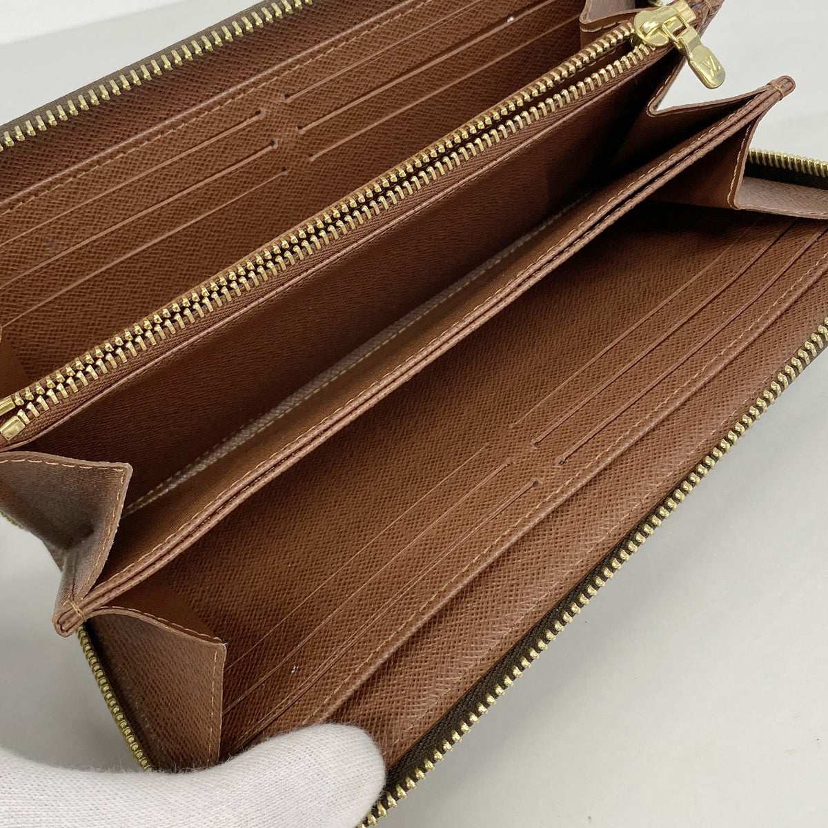 【6hf6097】ルイヴィトン 長財布 モノグラム ジッピーウォレット M42616 ブラウン【中古】レディース