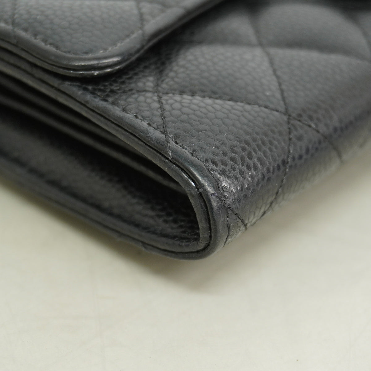 【6hf6110】シャネル 長財布 マトラッセ キャビアスキン ブラック ゴールド金具【中古】レディース