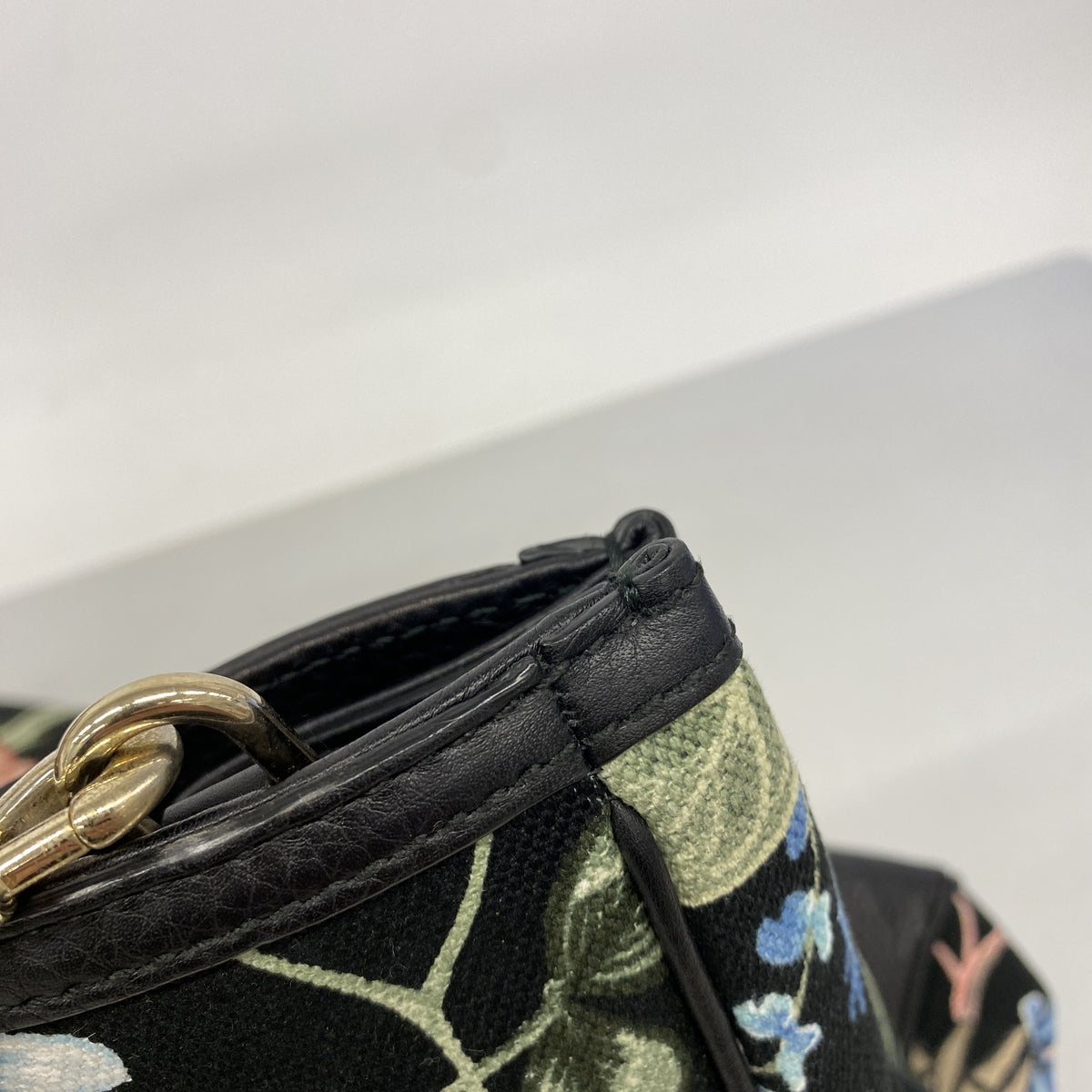 【6hf6157】グッチ トートバッグ GGブルームス バンブー 323658 キャンバス ブラック マルチカラー シャンパンゴールド金具 2wayバッグ【中古】レディース