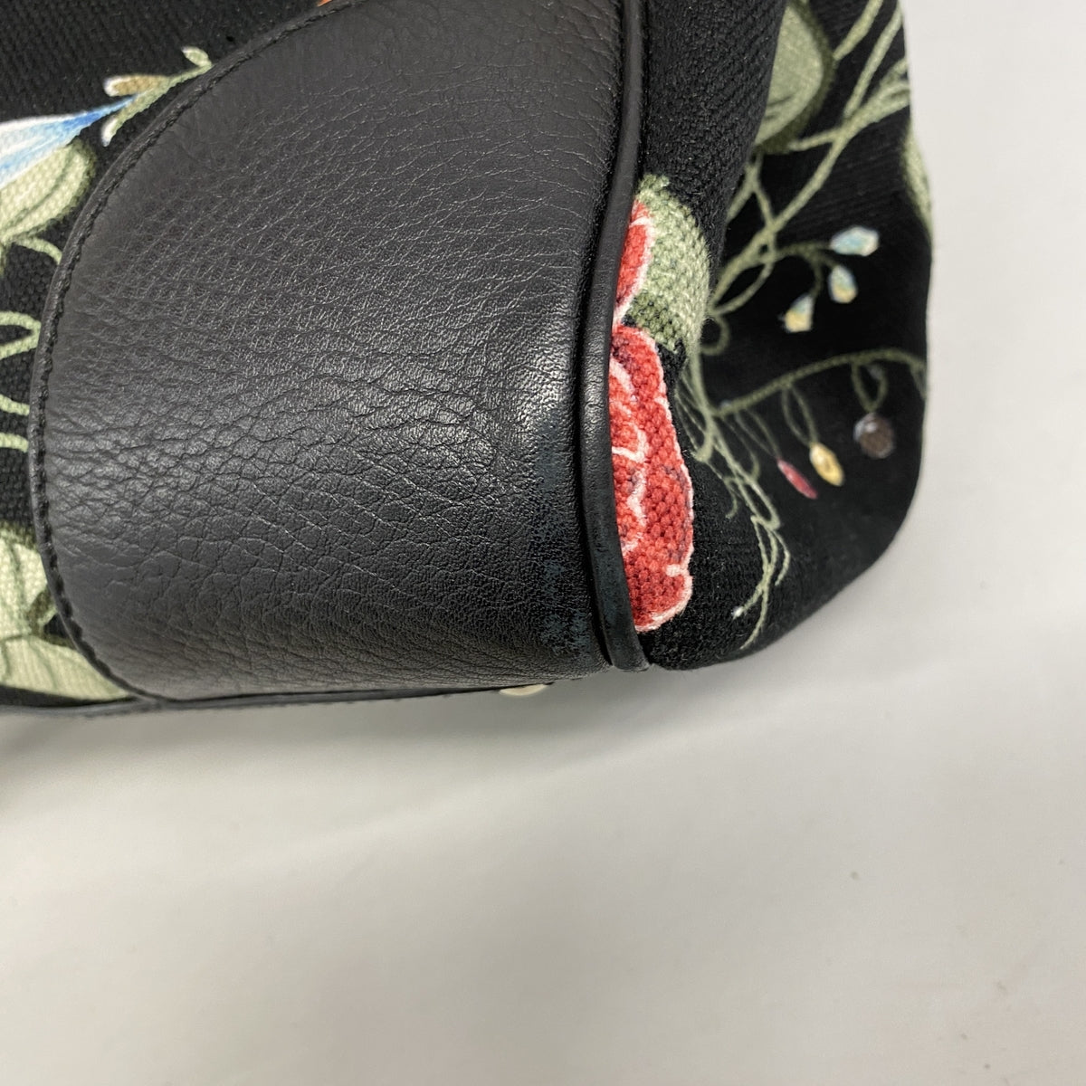 【6hf6157】グッチ トートバッグ GGブルームス バンブー 323658 キャンバス ブラック マルチカラー シャンパンゴールド金具 2wayバッグ【中古】レディース