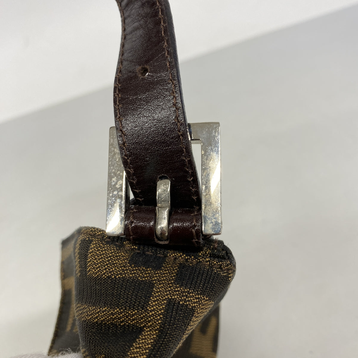【6hf6159】フェンディ ハンドバッグ ズッカ マンマバケット ナイロンキャンバス ブラウン シルバー金具【中古】レディース