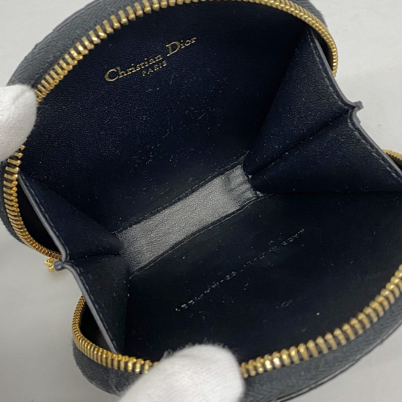 【6hf6164】クリスチャンディオール ショルダーバッグ カナージュ レザー ブラック ゴールド金具【中古】レディース
