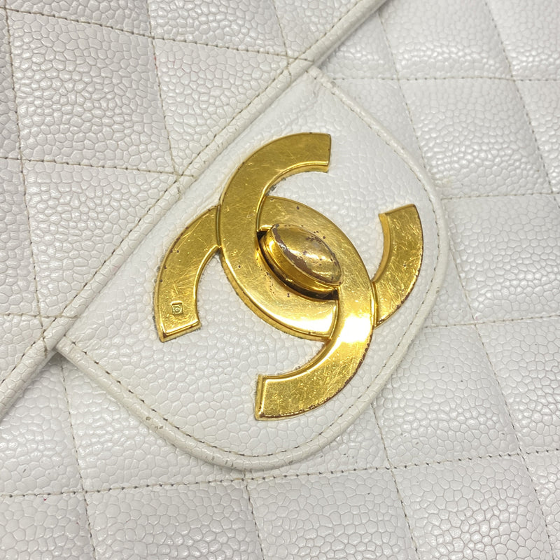 【6hf6166】シャネル ショルダーバッグ デカマトラッセ Wチェーン キャビアスキン ホワイト ゴールド金具【中古】レディース
