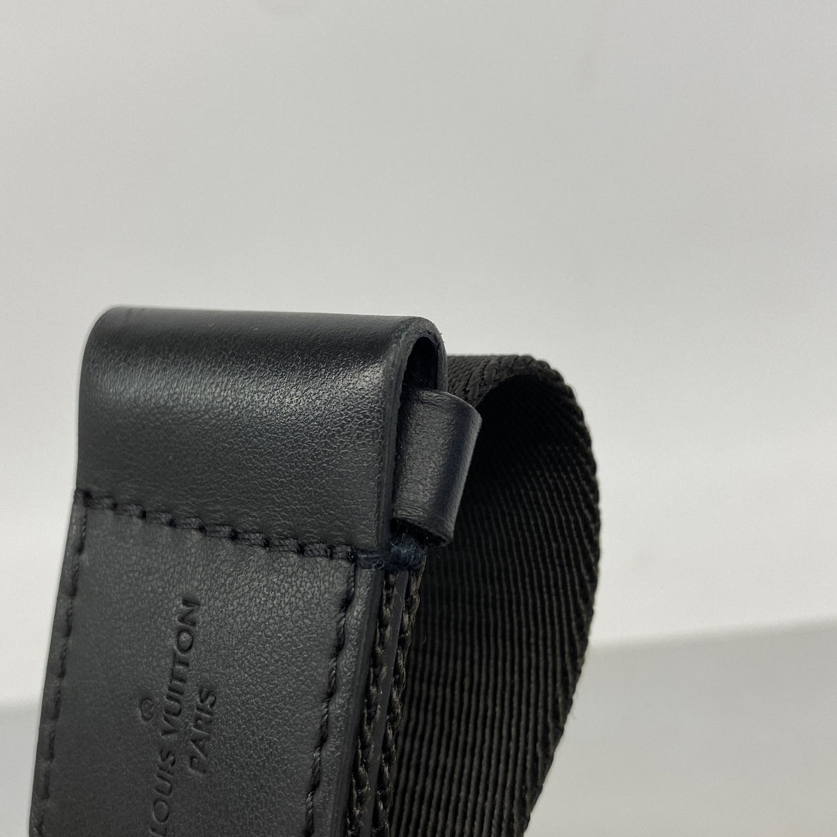 【6hf6193】ルイヴィトン ボディバッグ モノグラム･シール トランクスリングバッグ M57952 ブラック【中古】メンズ