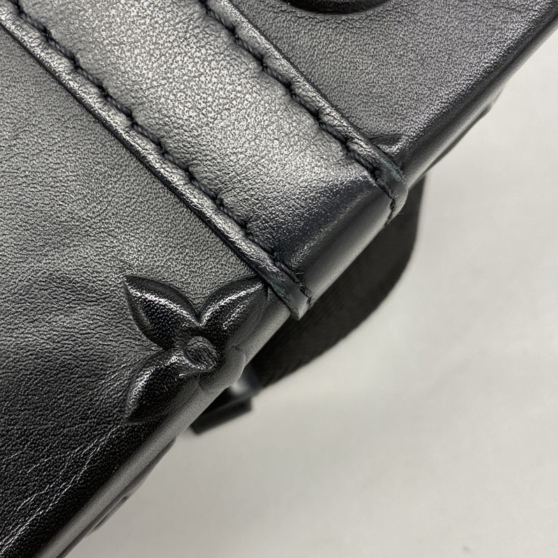 【6hf6193】ルイヴィトン ボディバッグ モノグラム･シール トランクスリングバッグ M57952 ブラック【中古】メンズ