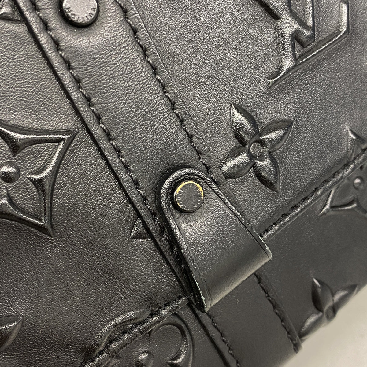 【6hf6193】ルイヴィトン ボディバッグ モノグラム･シール トランクスリングバッグ M57952 ブラック【中古】メンズ