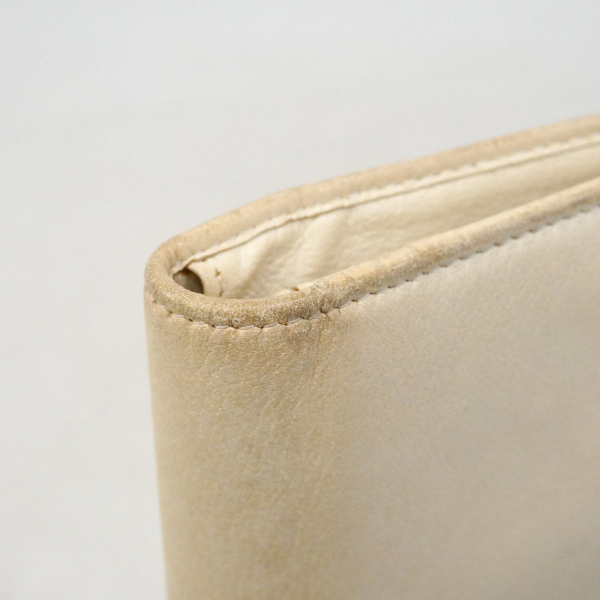 【6hf6230】シャネル 長財布 カメリア レザー ベージュ シルバー金具【中古】レディース