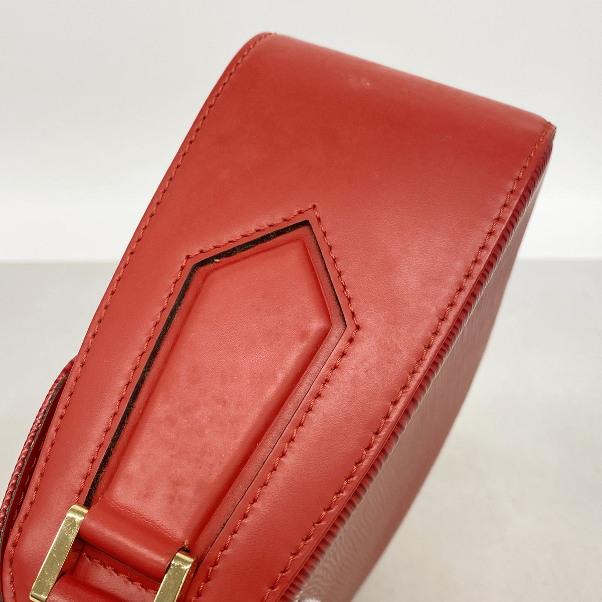 【6hf6264】ルイヴィトン ショルダーバッグ エピ ビュシ M52207 カスティリアンレッド【中古】レディース