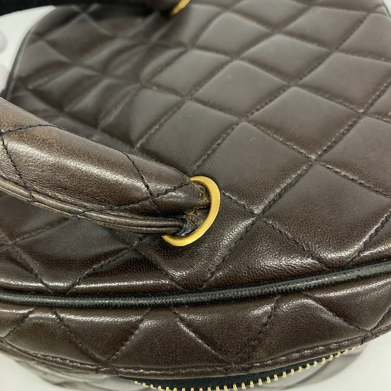 【6hf6275-k】シャネル バニティバッグ マトラッセ ラムスキン ブラック ゴールド金具【中古】レディース