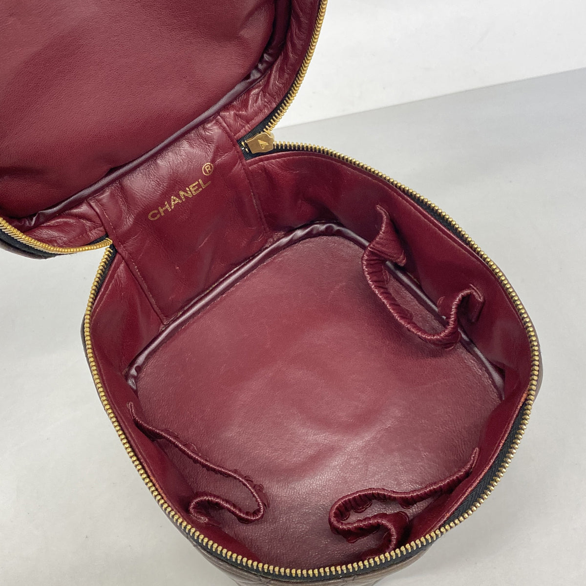 【6hf6275-k】シャネル バニティバッグ マトラッセ ラムスキン ブラック ゴールド金具【中古】レディース