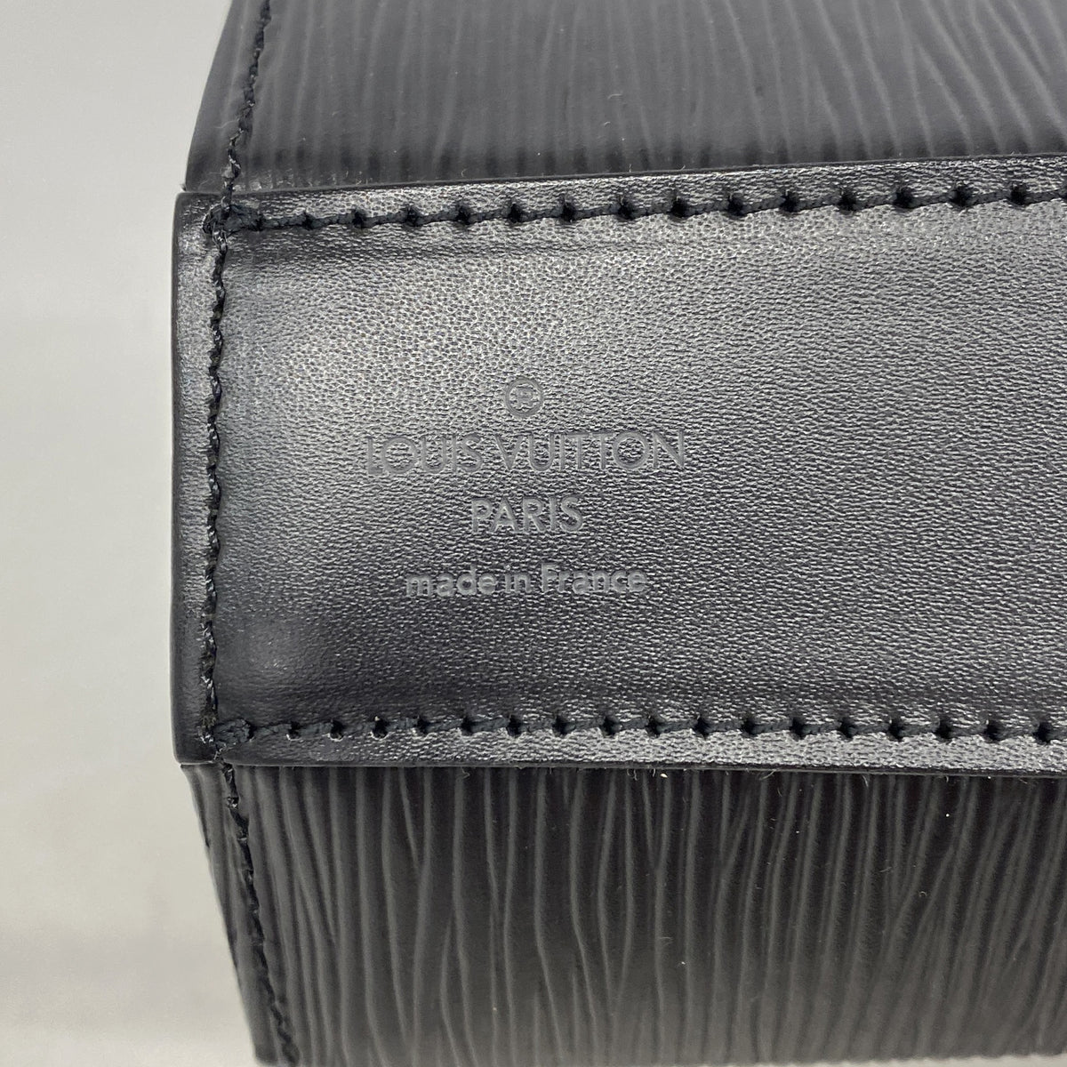 【6hf6276-k】ルイヴィトン ショルダーバッグ エピ サックソウ M80161 ノワール【中古】レディース