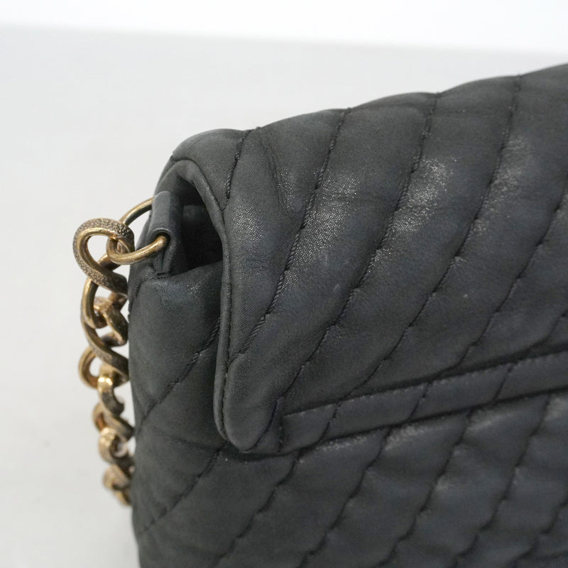 【6hf6295-k】シャネル ショルダーバッグ チェーンショルダー シェブロン スパークルレザー ブラック ゴールド金具【中古】レディース