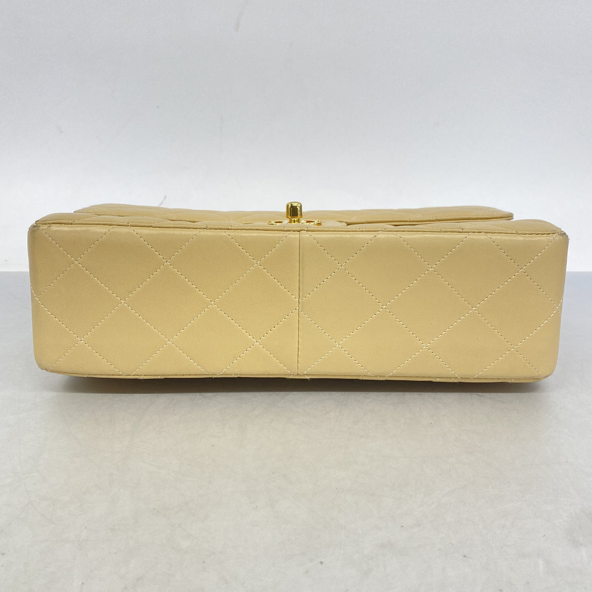 【6hf6313】シャネル ショルダーバッグ マトラッセ Wフェイス ラムスキン ベージュ ゴールド金具【中古】レディース