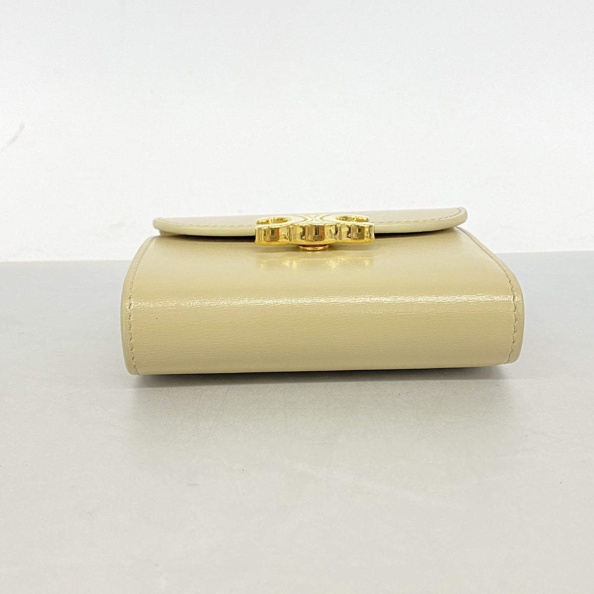 【6hf6322】セリーヌ 三つ折り財布 トリオンフ レザー ベージュ ゴールド金具【中古】レディース