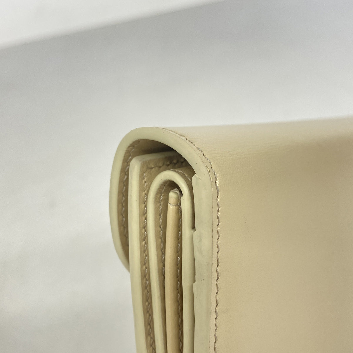 【6hf6322】セリーヌ 三つ折り財布 トリオンフ レザー ベージュ ゴールド金具【中古】レディース