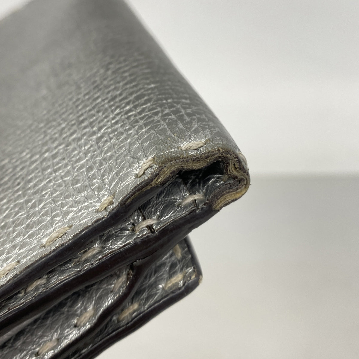 【6hf6323】フェンディ 長財布 セレリア レザー シルバー シルバー金具【中古】レディース