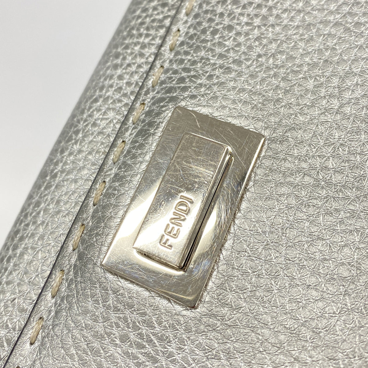 【6hf6323】フェンディ 長財布 セレリア レザー シルバー シルバー金具【中古】レディース