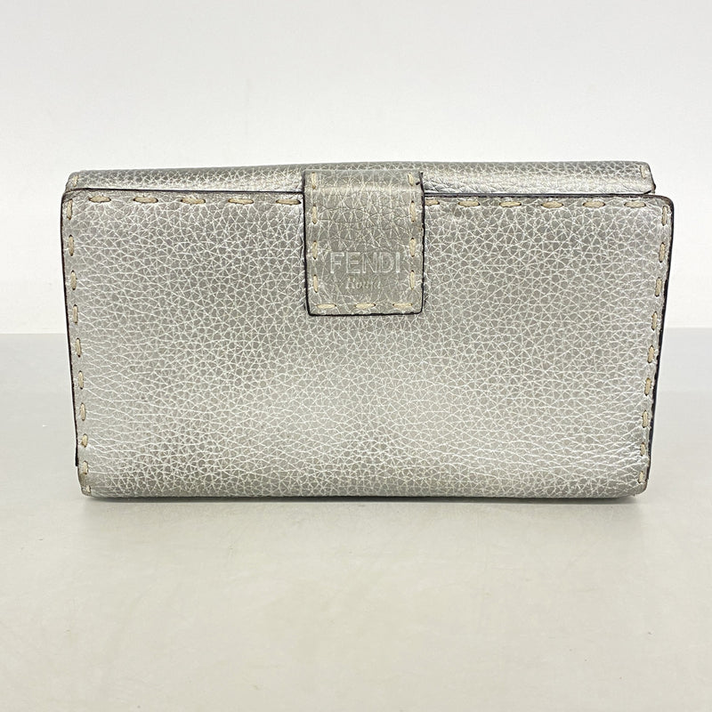 【6hf6323】フェンディ 長財布 セレリア レザー シルバー シルバー金具【中古】レディース