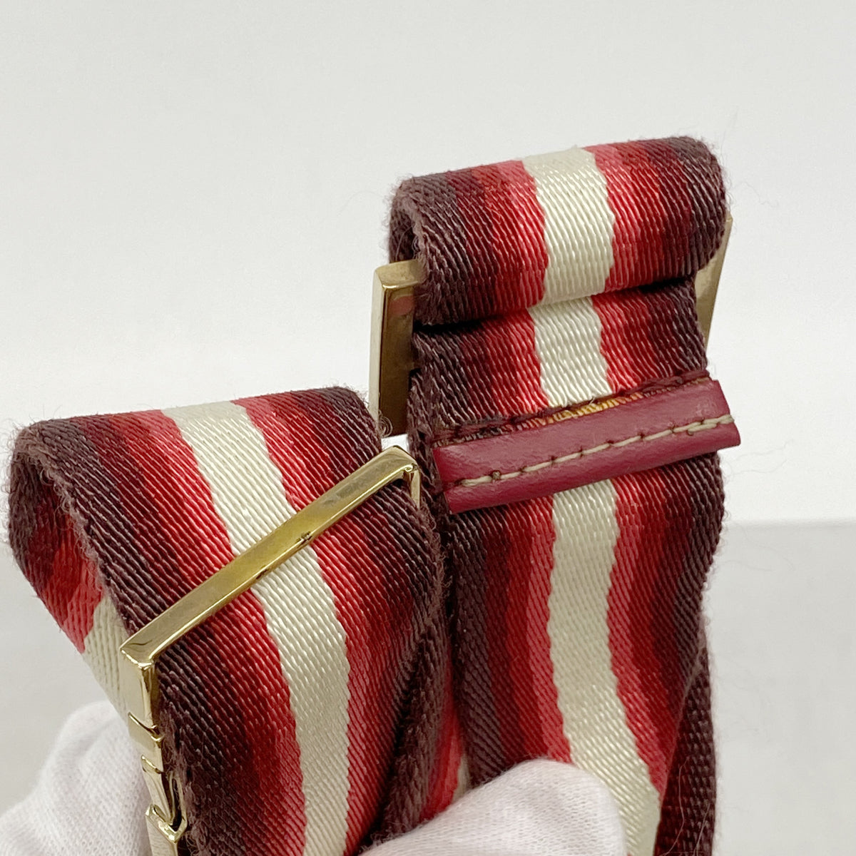 【6hf6329】グッチ ウエストバッグ GGキャンバス 28566 キャンバス ベージュ レッド ゴールド金具【中古】メンズ レディース ユニセックス