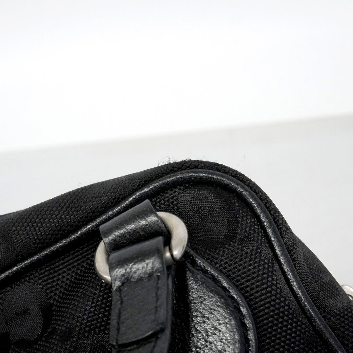【6hf6356-k】グッチ ハンドバッグ オフザグリッド 625850 ナイロン ブラック シルバー金具 2wayバッグ【中古】レディース