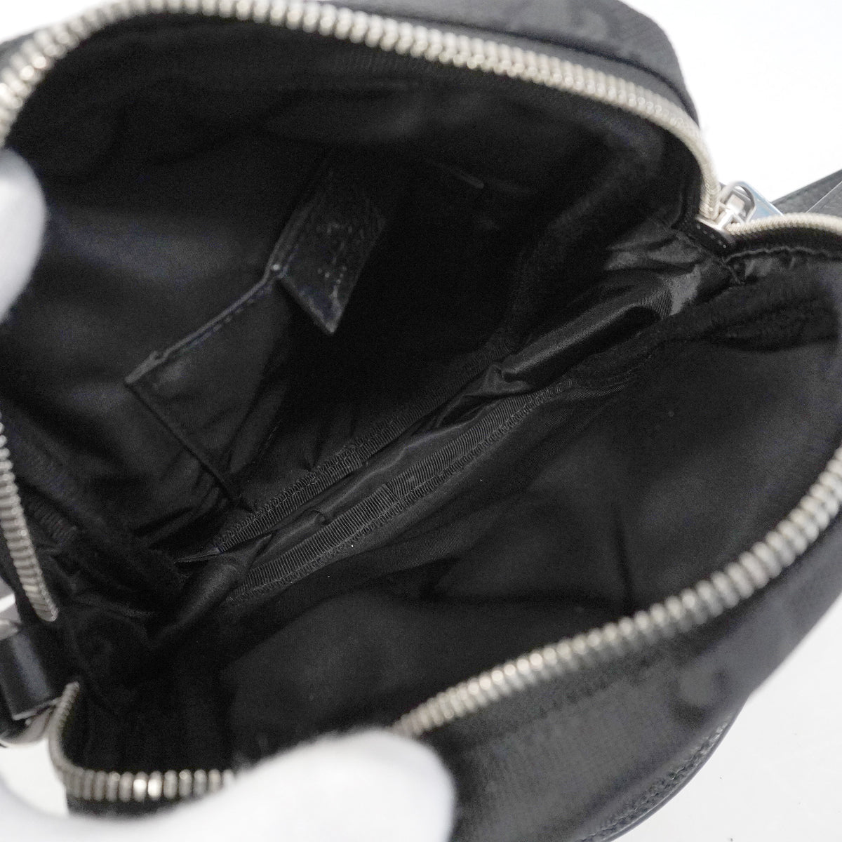 【6hf6356-k】グッチ ハンドバッグ オフザグリッド 625850 ナイロン ブラック シルバー金具 2wayバッグ【中古】レディース