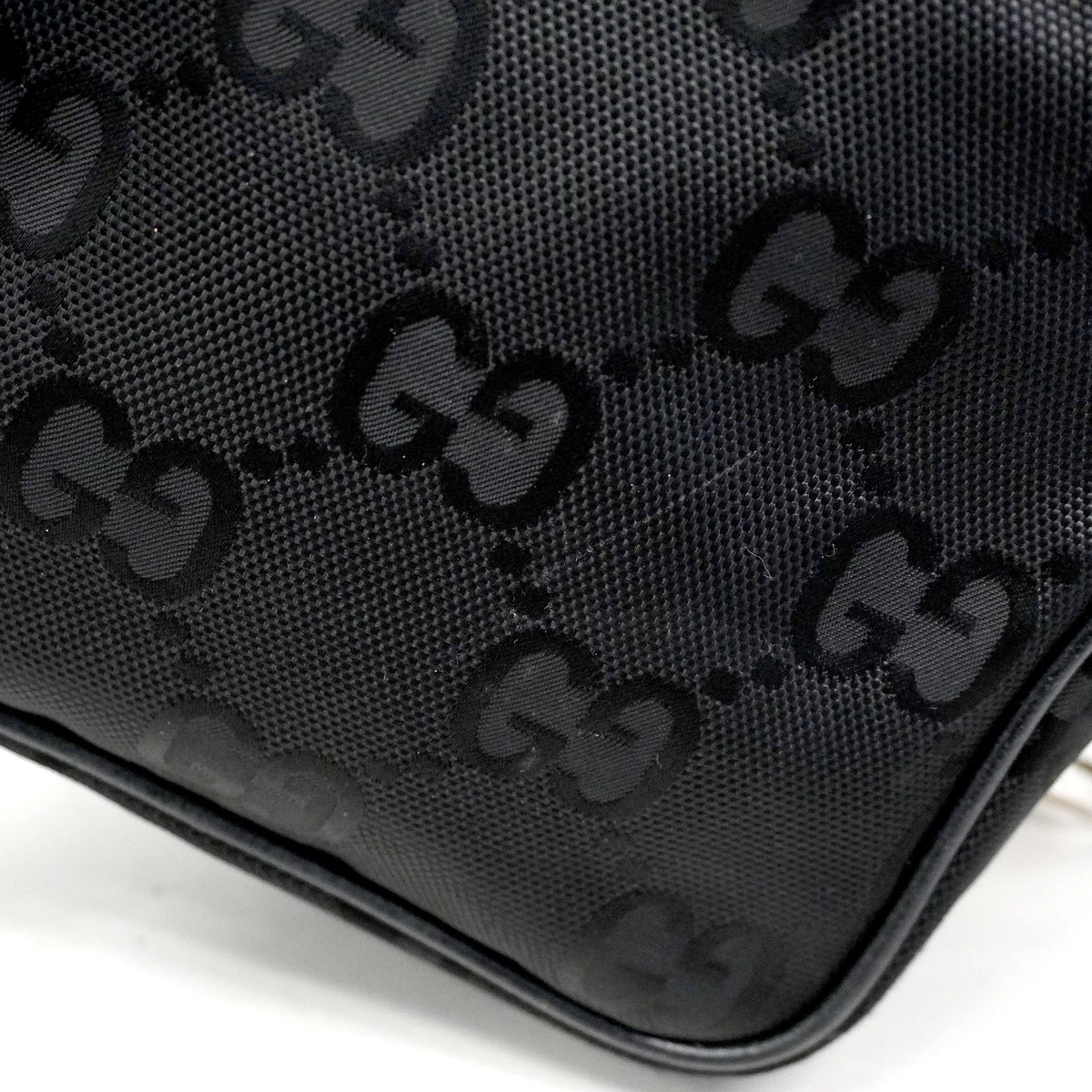 【6hf6356-k】グッチ ハンドバッグ オフザグリッド 625850 ナイロン ブラック シルバー金具 2wayバッグ【中古】レディース