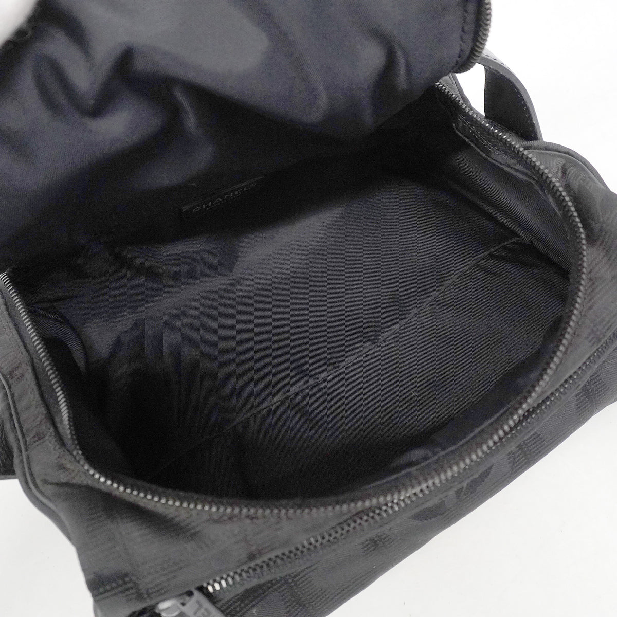 【6hf6392-k】シャネル バニティバッグ ニュートラベル ナイロン ブラック シルバー金具【中古】レディース