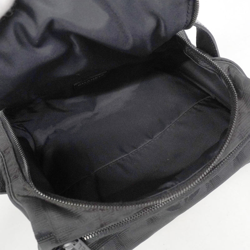 【6hf6392-k】シャネル バニティバッグ ニュートラベル ナイロン ブラック シルバー金具【中古】レディース
