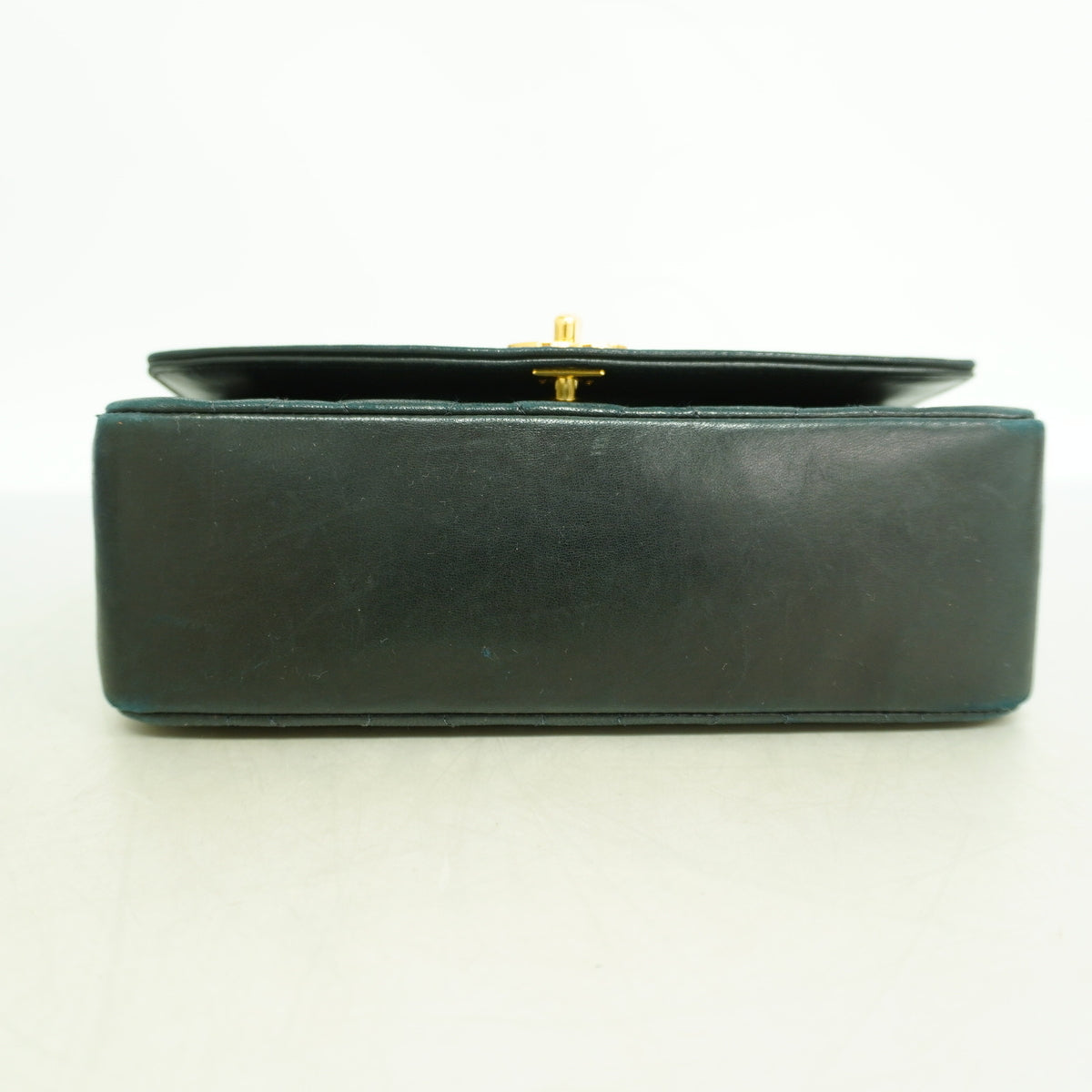 【6hf6437】シャネル ショルダーバッグ ダイアナ チェーンショルダー ラムスキン ブラック ゴールド金具【中古】レディース