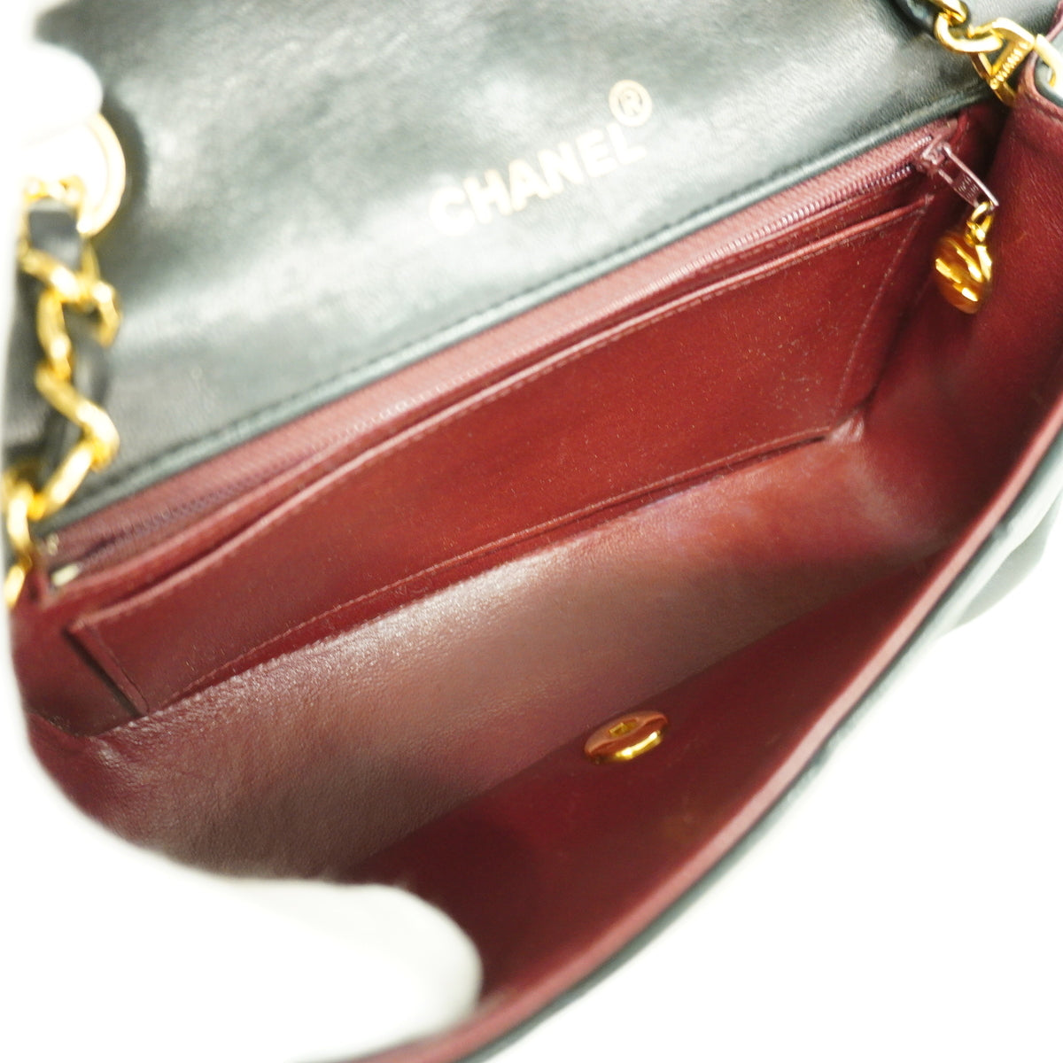 【6hf6437】シャネル ショルダーバッグ ダイアナ チェーンショルダー ラムスキン ブラック ゴールド金具【中古】レディース