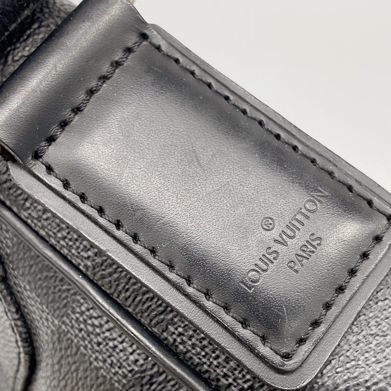 【6hf6449】ルイヴィトン ショルダーバッグ ダミエ・グラフィット ディストリクトPM N41260 ブラック【中古】メンズ