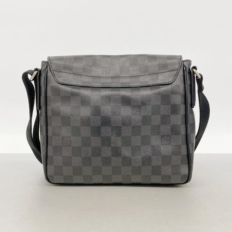 【6hf6449】ルイヴィトン ショルダーバッグ ダミエ・グラフィット ディストリクトPM N41260 ブラック【中古】メンズ