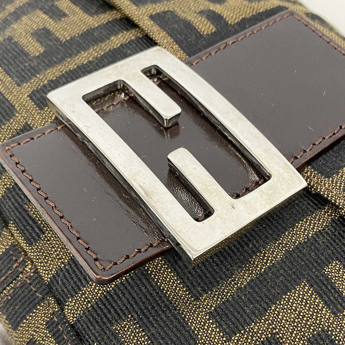 【6ia0026】フェンディ ハンドバッグ ズッカ マンマバケット ナイロンキャンバス ブラウン シルバー金具【中古】レディース