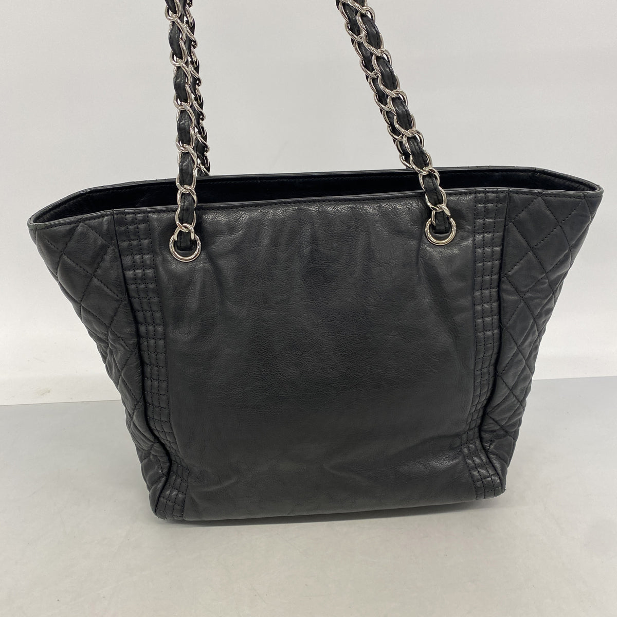 【6ia0064】シャネル チェーントート ラムスキン ブラック シルバー金具【中古】レディース